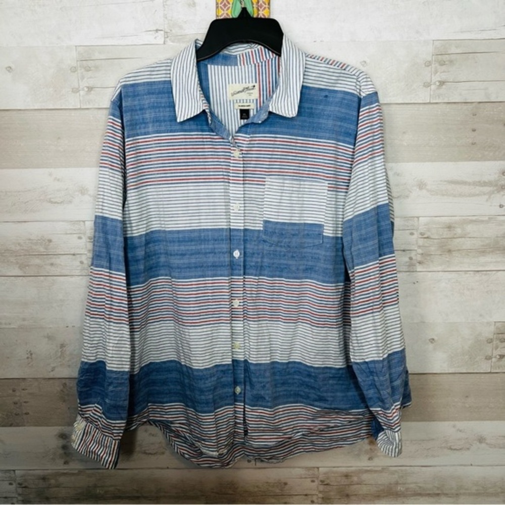 Universal Thread Button Down